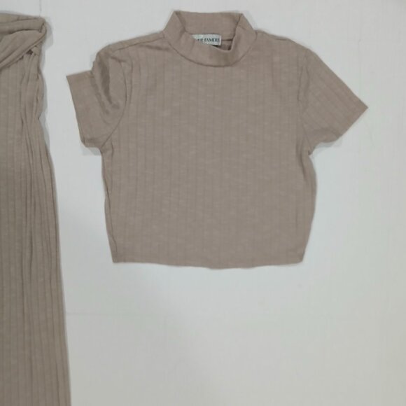 Almost Famous Women's 2 pcs set wide legs long pants & crop top size L. - Picture 2 of 11